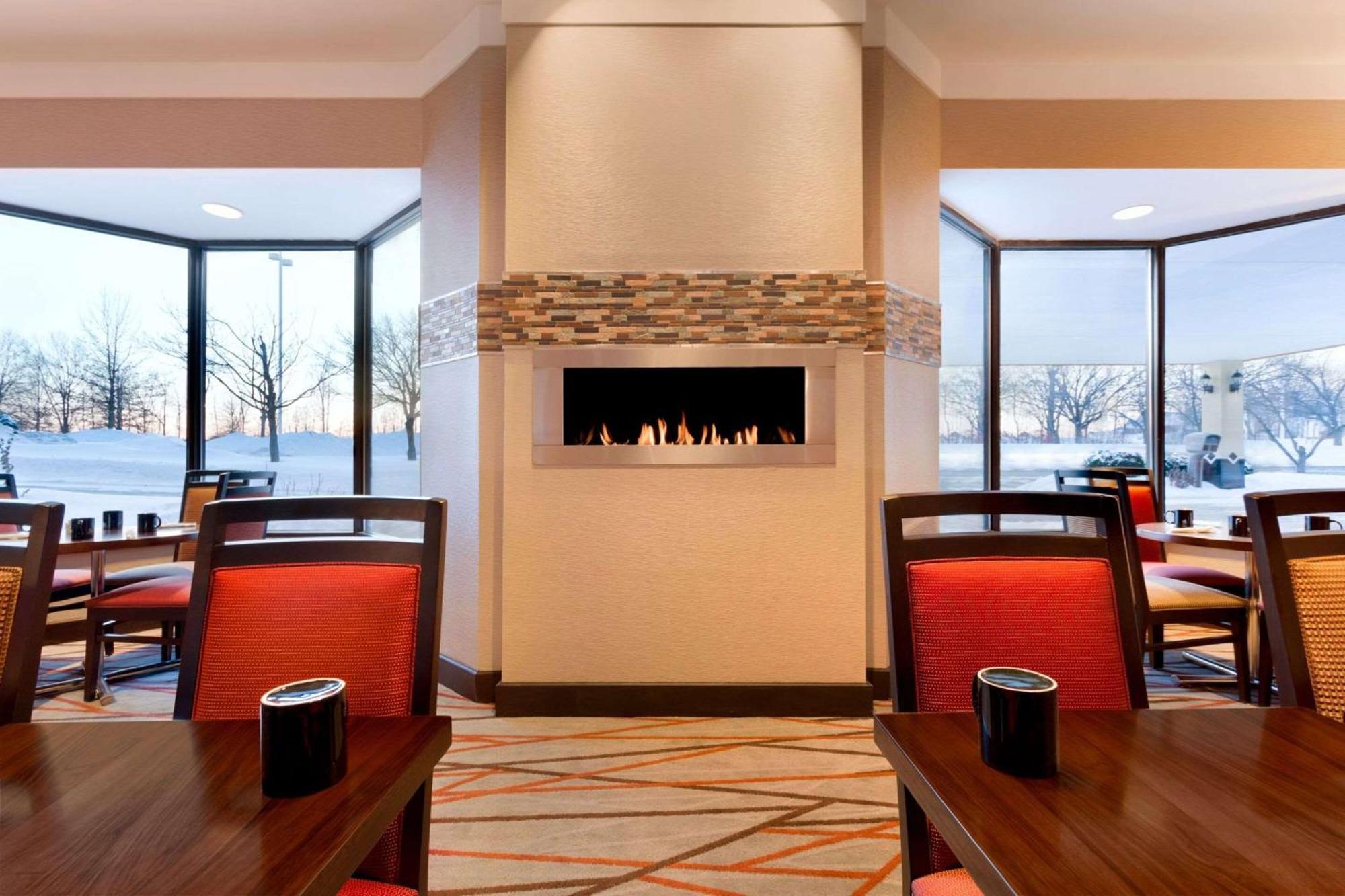 Radisson Akron-Fairlawn Copley Montrose エクステリア 写真