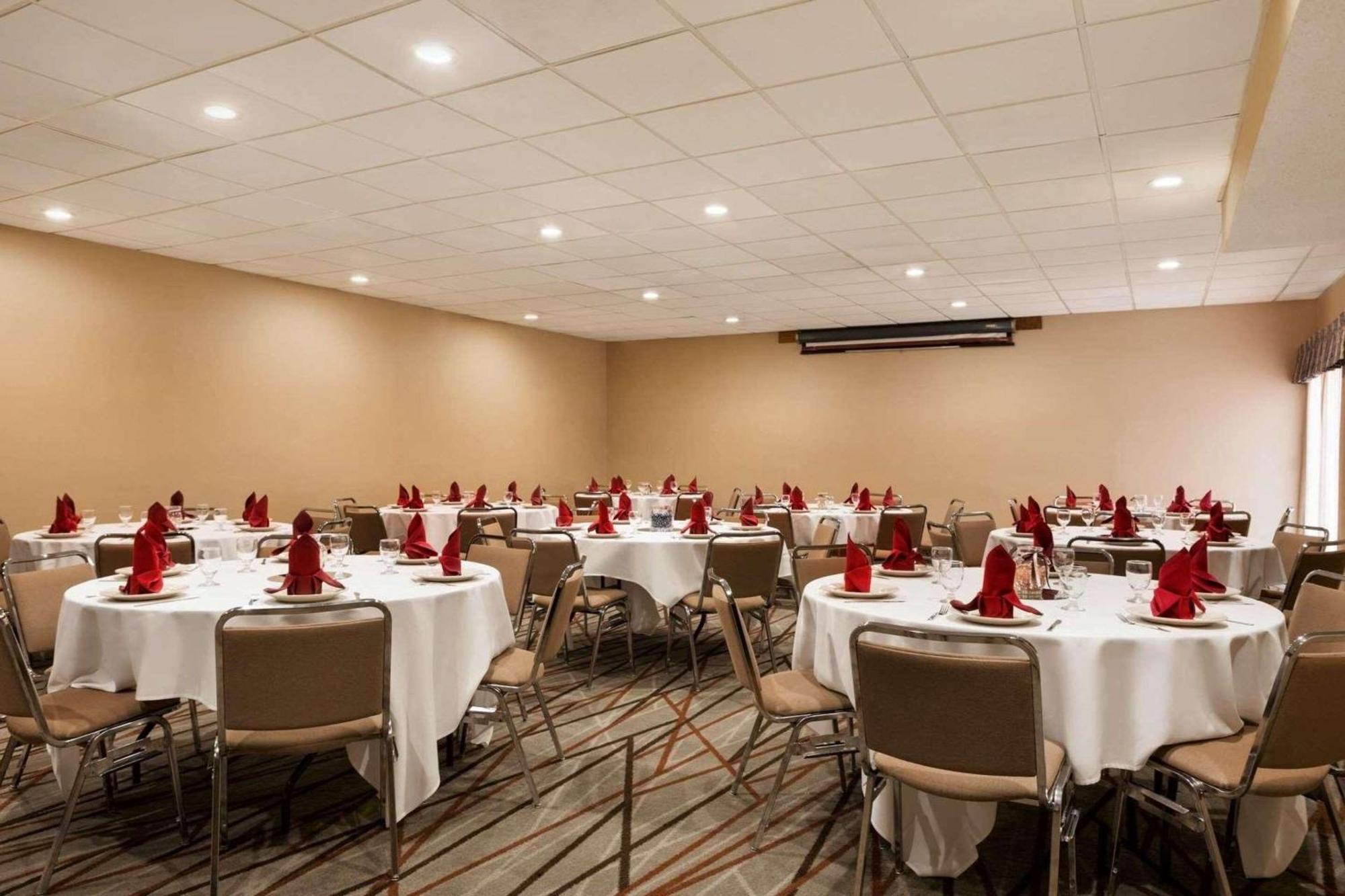Radisson Akron-Fairlawn Copley Montrose エクステリア 写真
