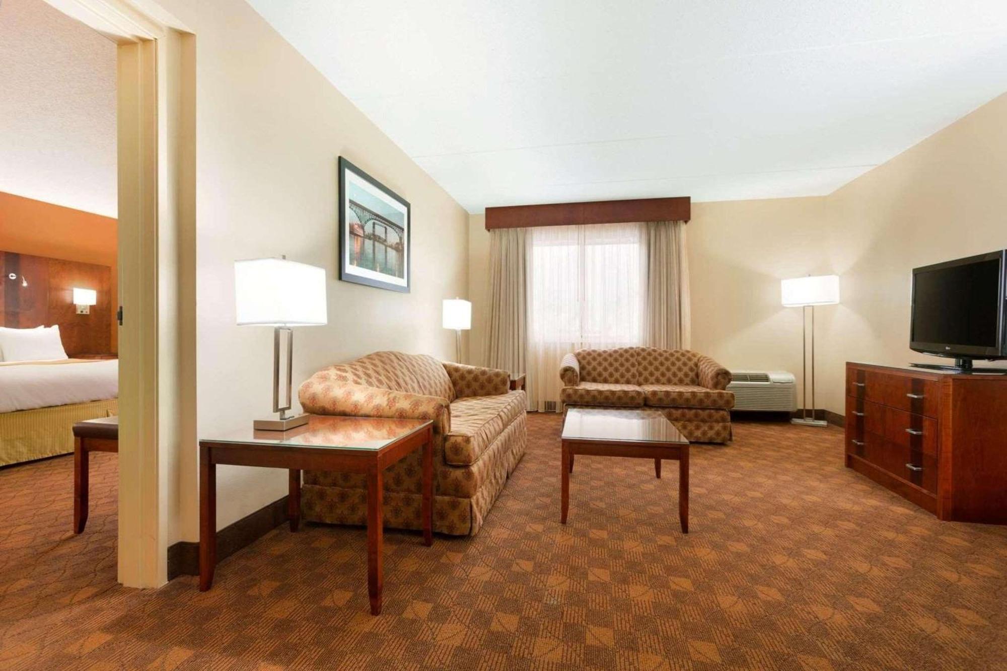 Radisson Akron-Fairlawn Copley Montrose エクステリア 写真